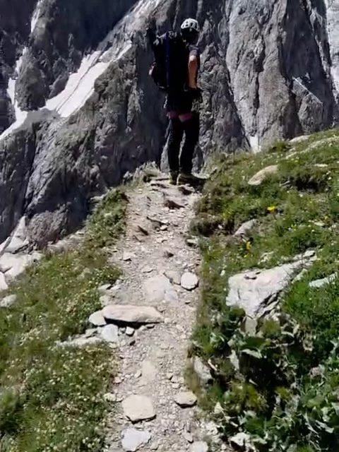 Snapshots from the route to Mont Blanc 🏔️

1. Right after crossing the glacier from Val Vény
2. Look at that view!!
3. New profile picture for my baby :))
4. It’s the climb!
5. Sweet company
6. B-day party at the hut (yes I carried this all the way)
7. Starting the climb at 1 AM
8. Sunrise is coming!
9. Monte Bianco in sight…
10. We made it to the roof of Europe!!!
11. Mountains lead to happy kids
12. Now that the ridges are visible, they feel more scary
13. Me honestly almost shitting my pants
14. The ‘road’
15. To tired to walk
16. They call it ‘home’
17. One last ridge
18. A few more bruises and a lot more memories 

Thank you, @corneel_houbrechts, for being the best guide and strongest side-kick anyone could ever wish for! 🤍

@nordiskoutdoor @weareelements.eu @rifugiogonella